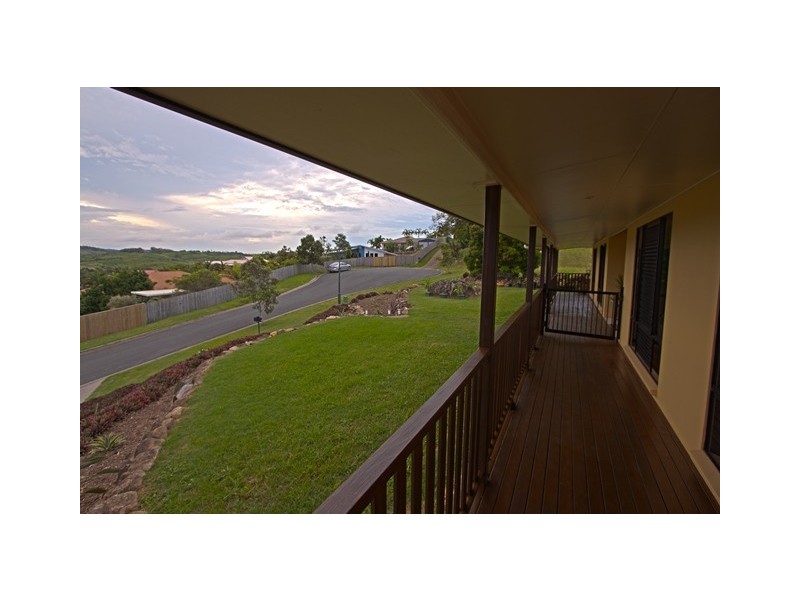 6 Essex Court, Rural View QLD 4740
