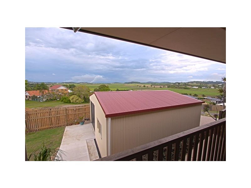 6 Essex Court, Rural View QLD 4740