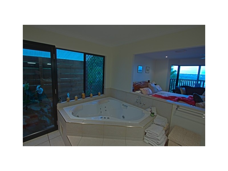 6 Essex Court, Rural View QLD 4740