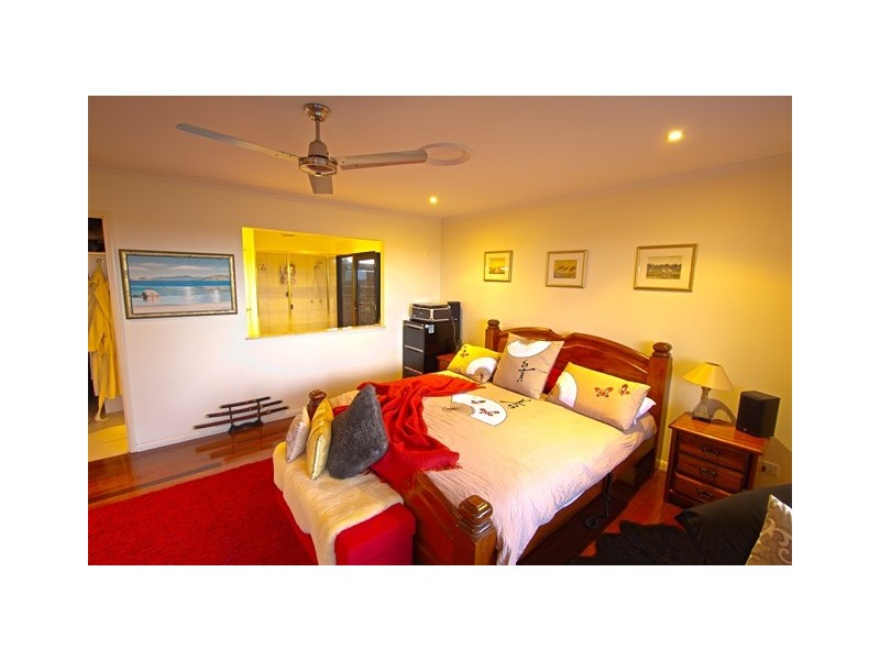 6 Essex Court, Rural View QLD 4740