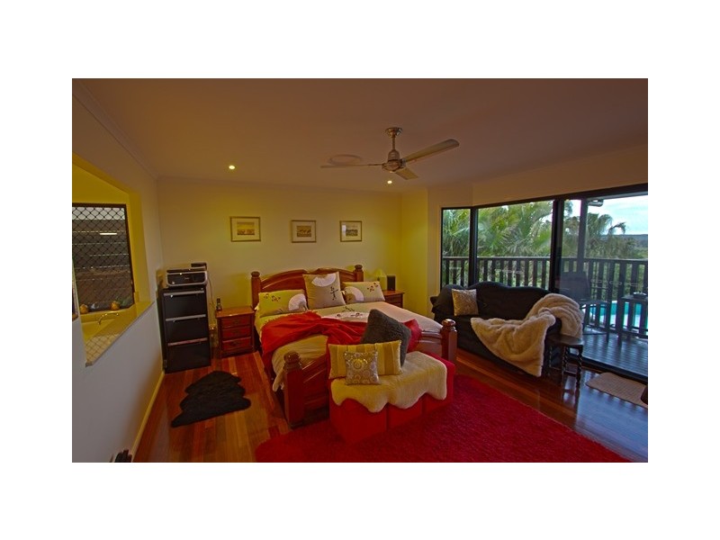 6 Essex Court, Rural View QLD 4740