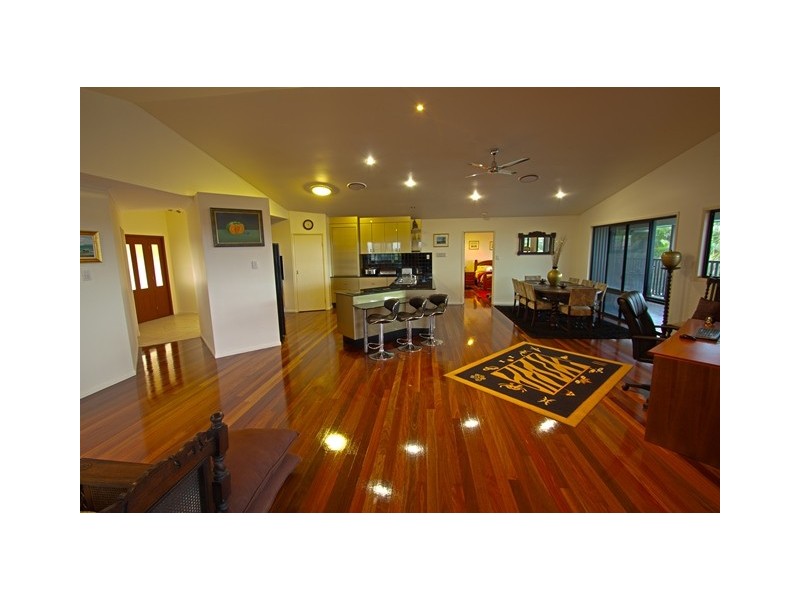 6 Essex Court, Rural View QLD 4740