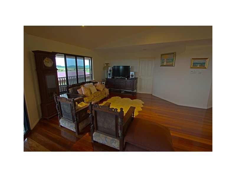 6 Essex Court, Rural View QLD 4740