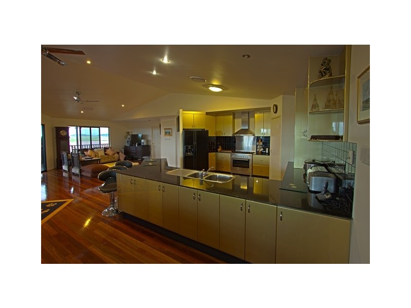 6 Essex Court, Rural View QLD 4740