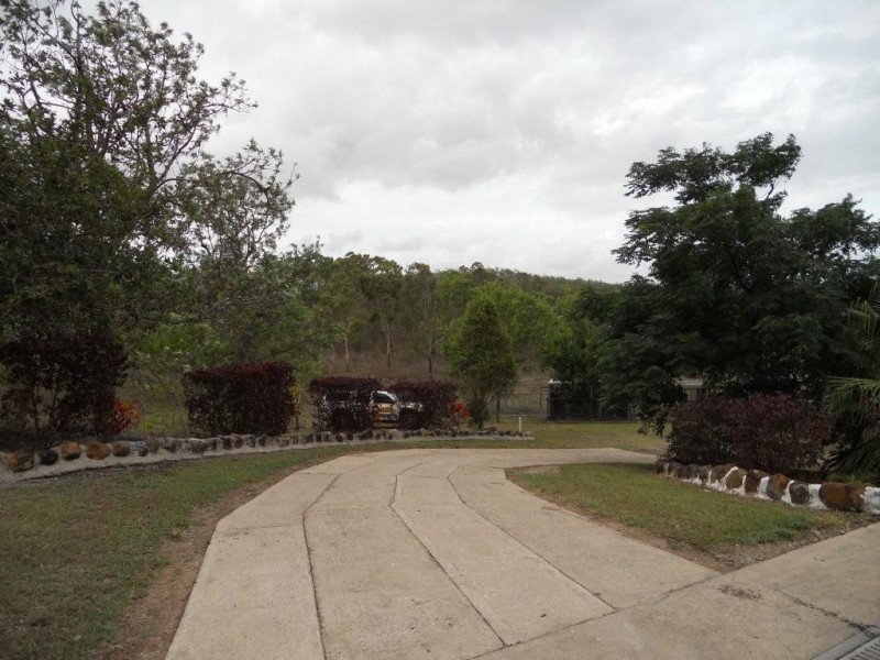 15 Siderial Ct, Oakenden QLD 4741