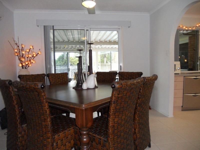 10 Monique Crt, Andergrove QLD 4740