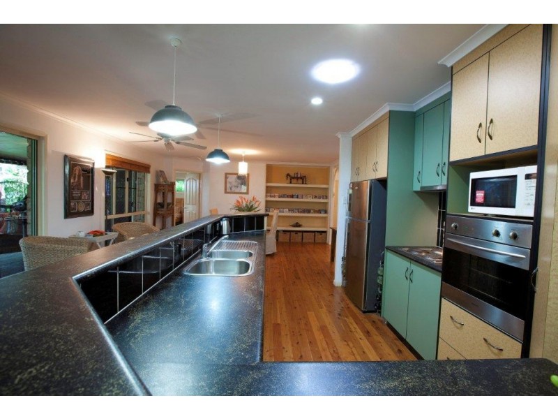 17 Hillcrest Street, Eimeo QLD 4740