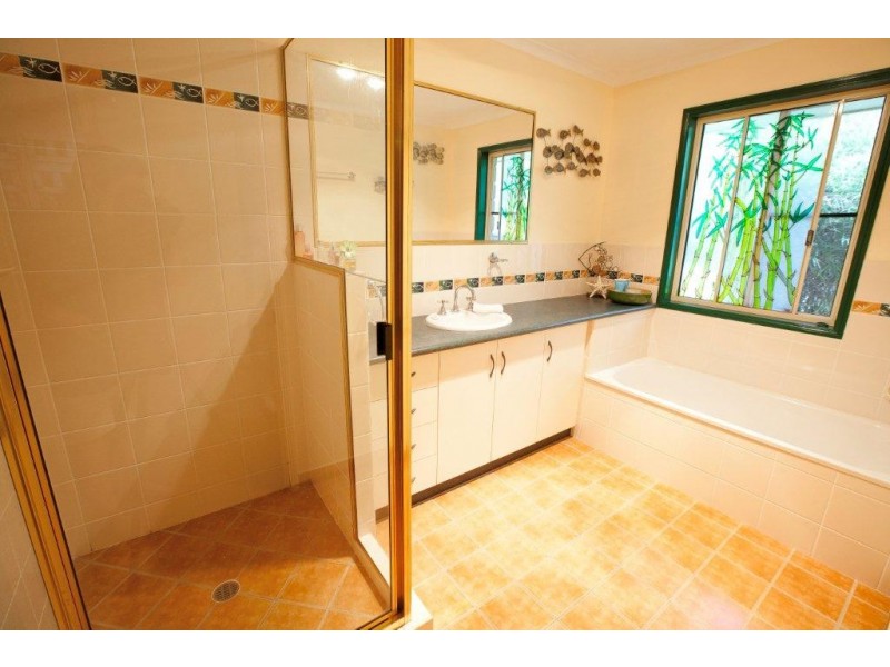 17 Hillcrest Street, Eimeo QLD 4740