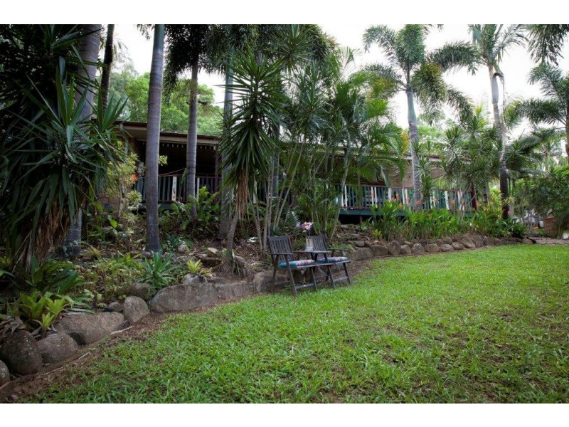 17 Hillcrest Street, Eimeo QLD 4740
