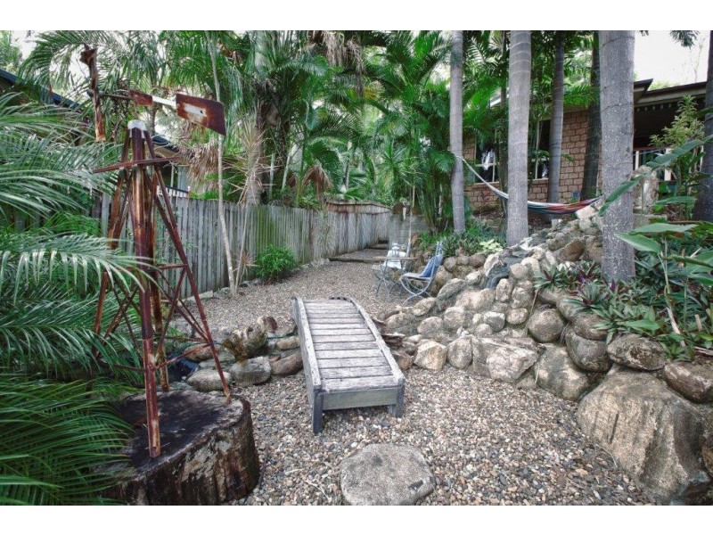 17 Hillcrest Street, Eimeo QLD 4740