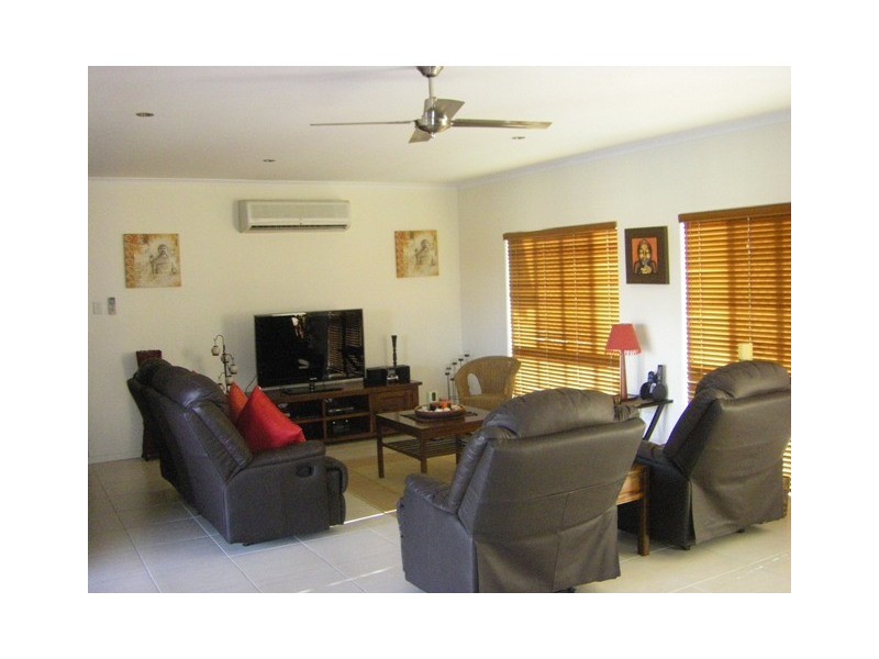 11 Seaspray Close, Shoal Point QLD 4750