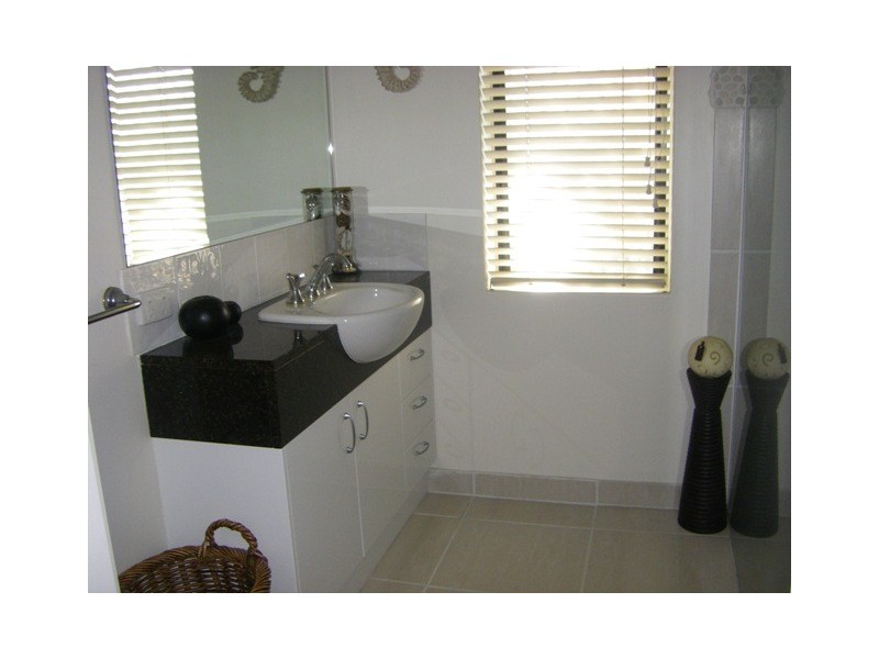 11 Seaspray Close, Shoal Point QLD 4750