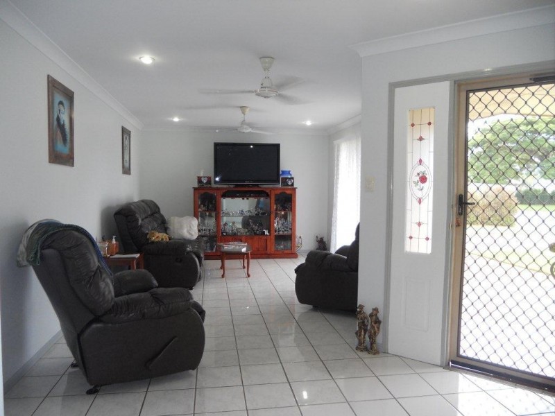 8 Dolphin Drive, Bucasia QLD 4750