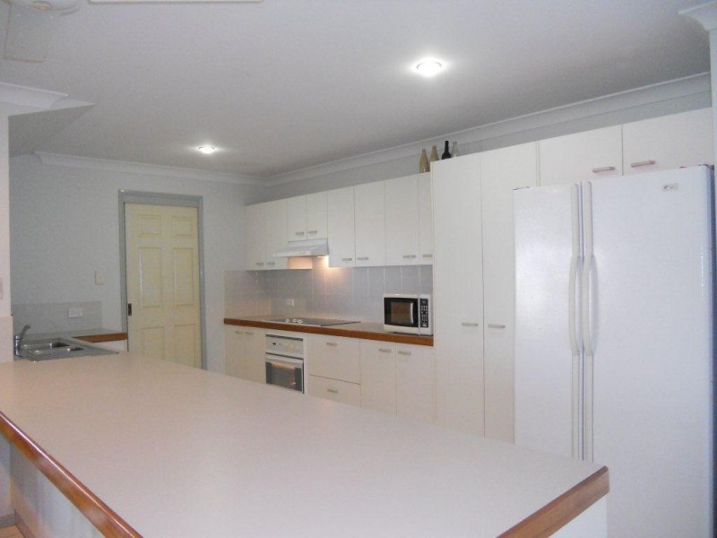 8 Dolphin Drive, Bucasia QLD 4750