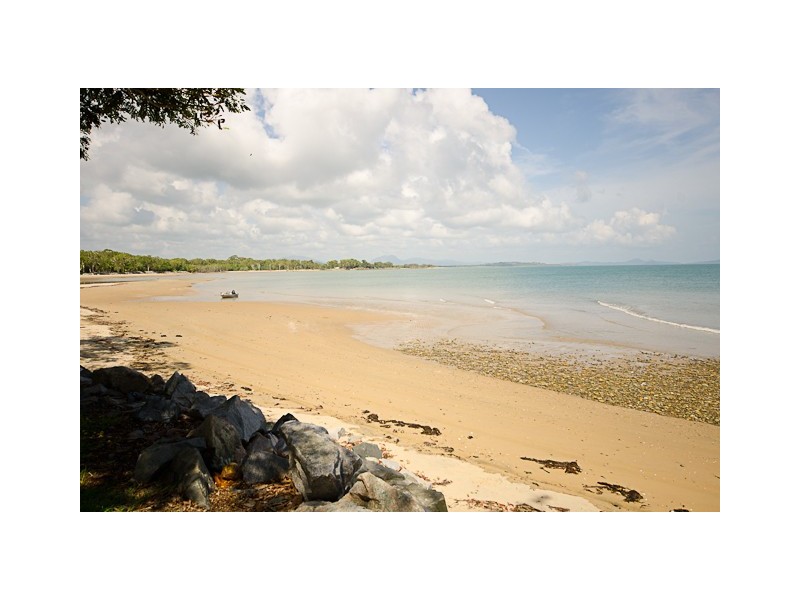 12 O’Brien Esplanade, Shoal Point QLD 4750