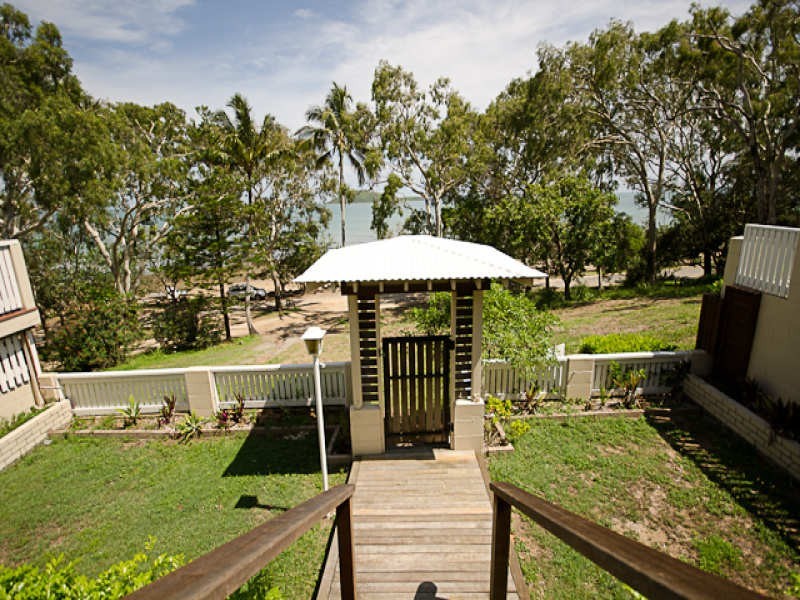 12 O’Brien Esplanade, Shoal Point QLD 4750