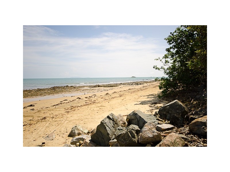 12 O’Brien Esplanade, Shoal Point QLD 4750