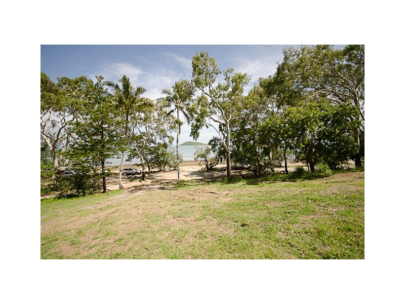 12 O’Brien Esplanade, Shoal Point QLD 4750