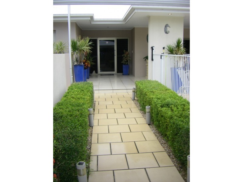 56 O’Brien Esplanade, Shoal Point QLD 4750