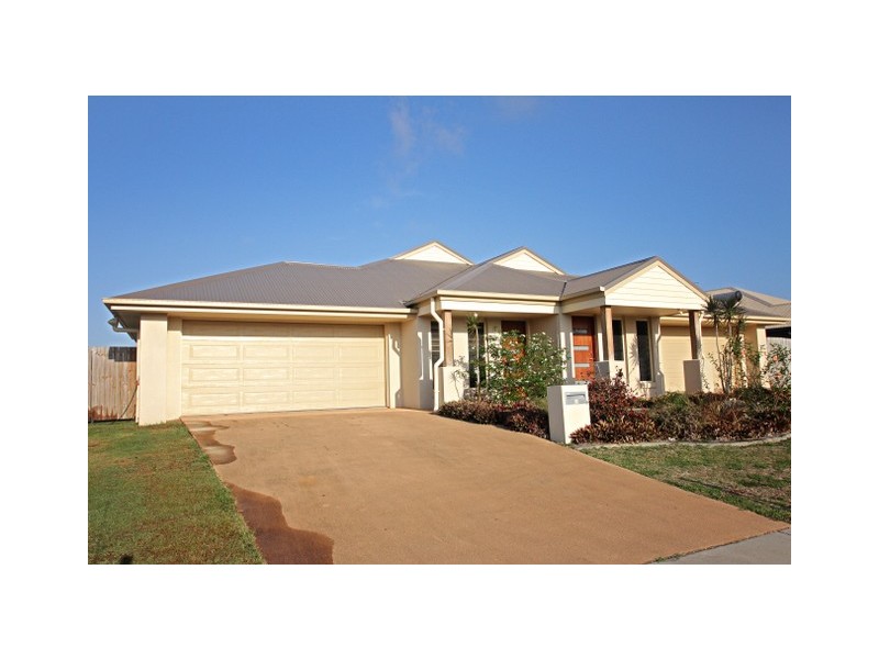 23 Whitehaven, Blacks Beach QLD 4740