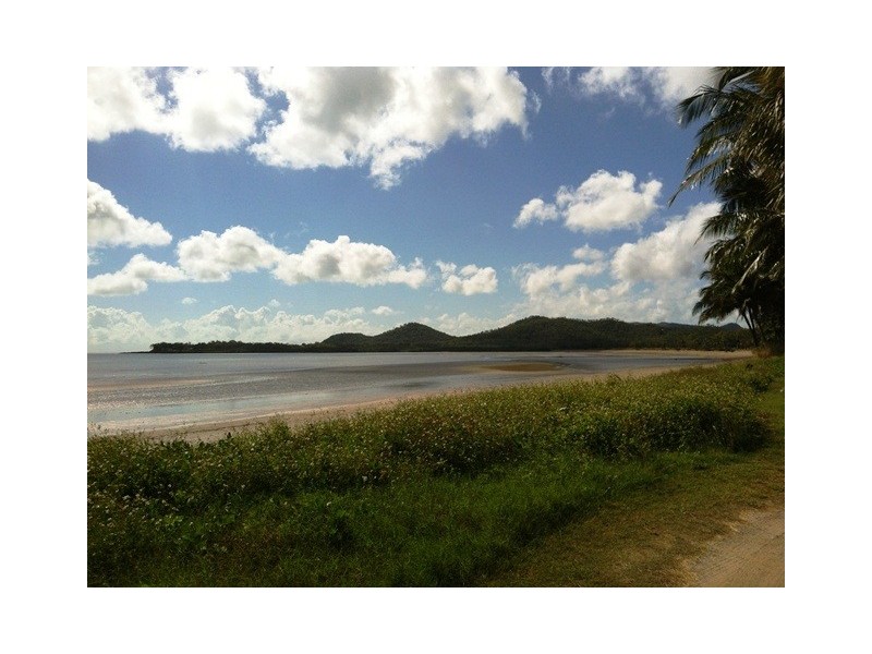 18 Aviland Drive, Seaforth QLD 4741