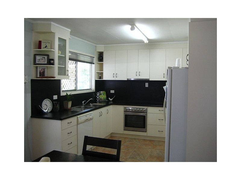 9 Lawson Drive, Moranbah QLD 4744