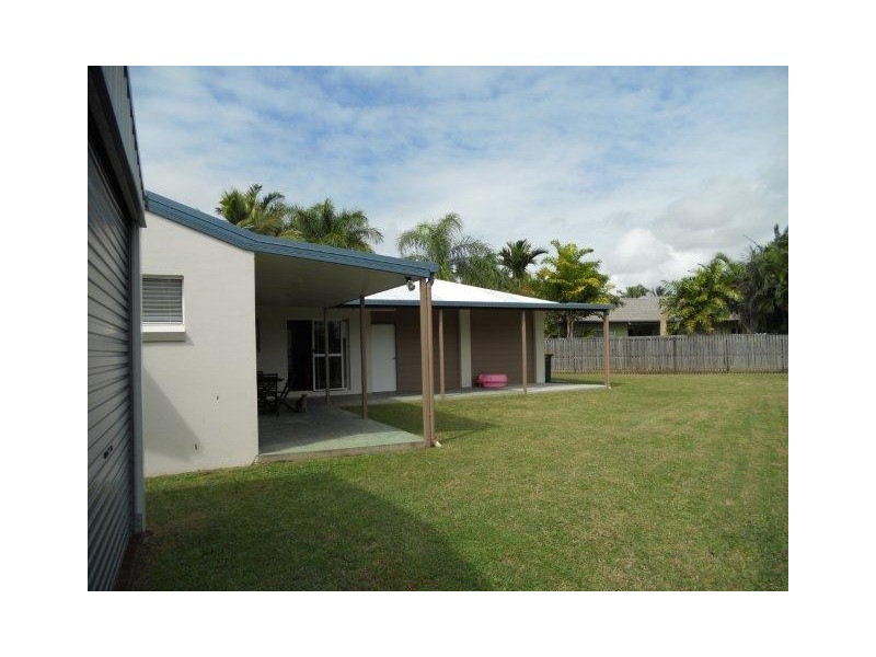 26 Border Street, Glenella QLD 4740