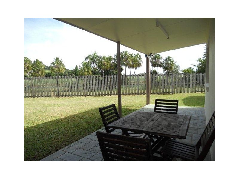26 Border Street, Glenella QLD 4740