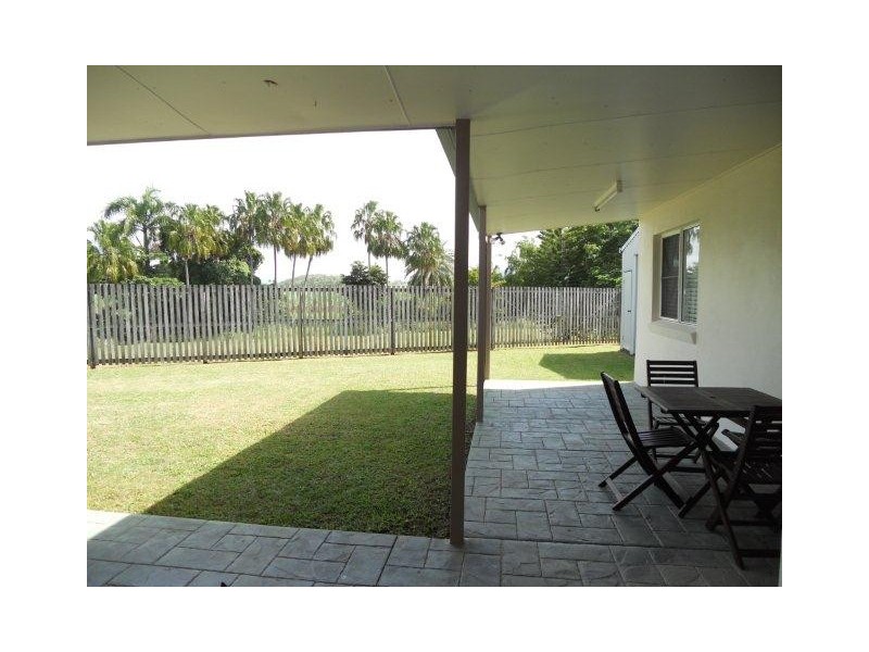 26 Border Street, Glenella QLD 4740