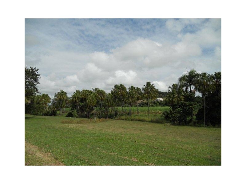 26 Border Street, Glenella QLD 4740