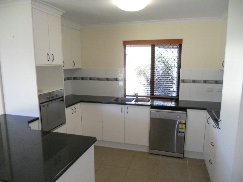 22 Eva Parade, Glenella QLD 4740