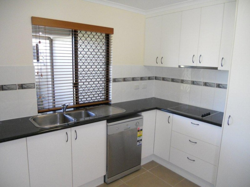 22 Eva Parade, Glenella QLD 4740