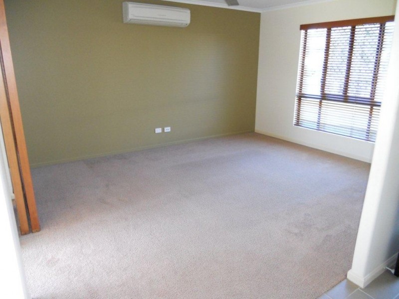22 Eva Parade, Glenella QLD 4740