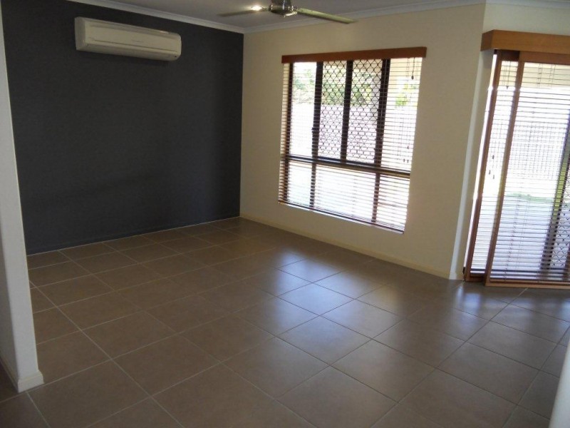 22 Eva Parade, Glenella QLD 4740