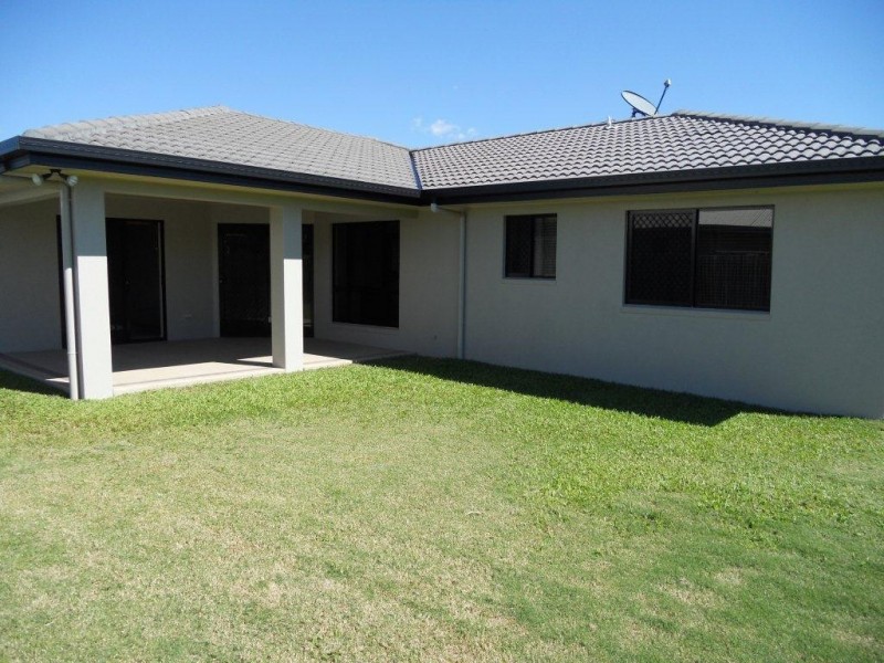 22 Eva Parade, Glenella QLD 4740