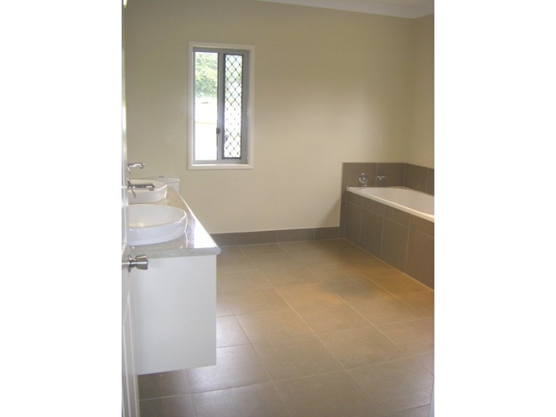 6 Hampden Crt, Hampden QLD 4741