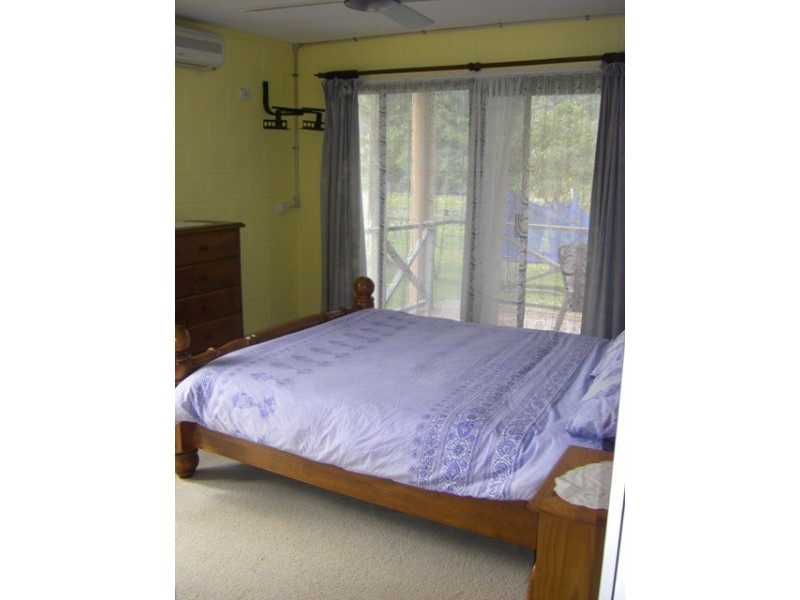 6 Hampden Crt, Hampden QLD 4741