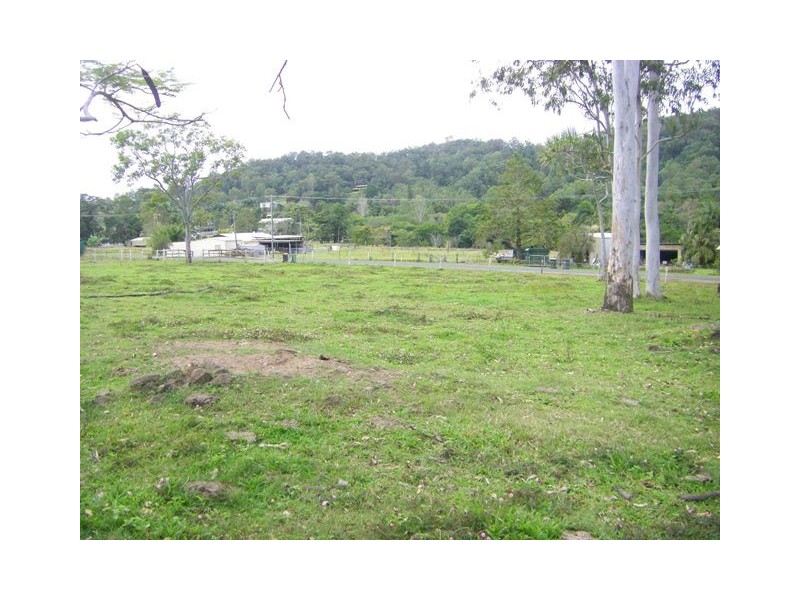 6 Hampden Crt, Hampden QLD 4741