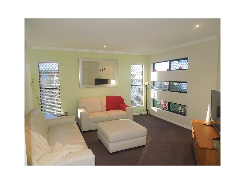 20 Seafarer Court, Blacks Beach QLD 4740