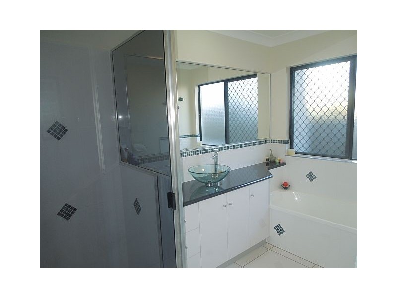 20 Seafarer Court, Blacks Beach QLD 4740