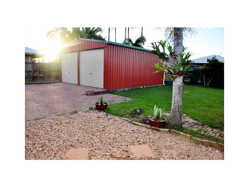 17 Edinburgh Place, Beaconsfield QLD 4740