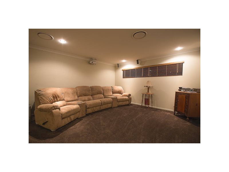 15 Cooper Court, Rural View QLD 4740