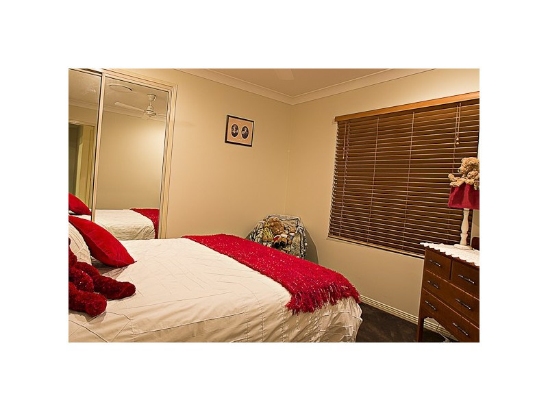 15 Cooper Court, Rural View QLD 4740