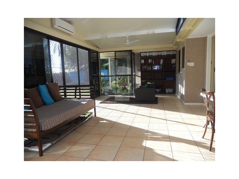 8 Schnapper Court, Andergrove QLD 4740