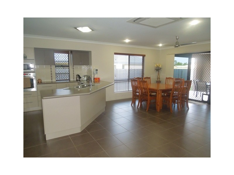 38 Jasmine Drive, Blacks Beach QLD 4740