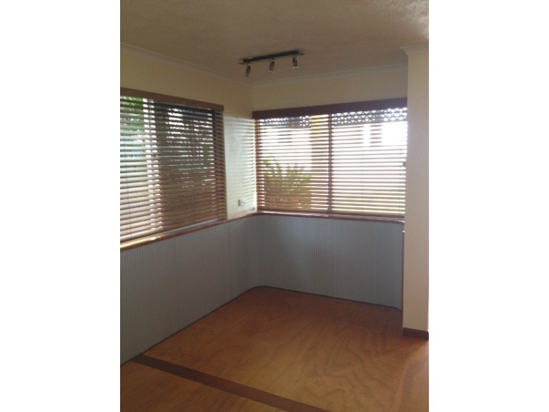 Unit 1, 18 Beach Road, Dolphin Heads QLD 4740