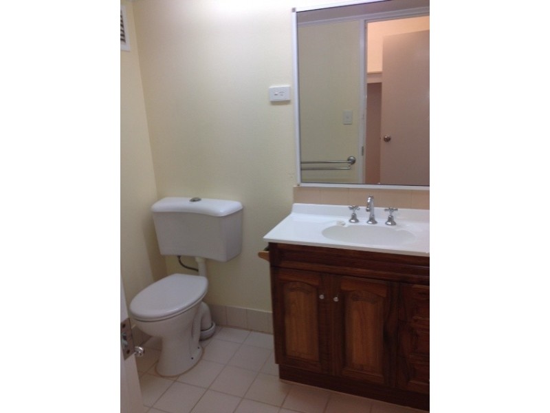 Unit 1, 18 Beach Road, Dolphin Heads QLD 4740