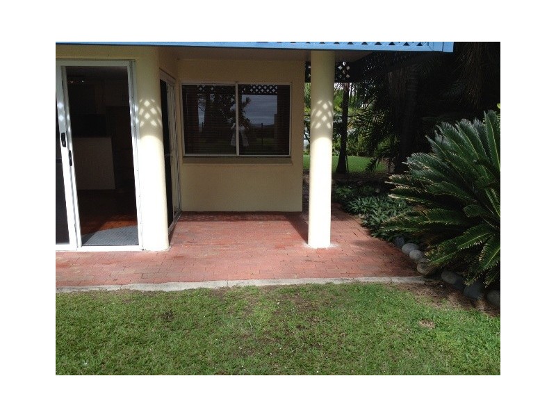 Unit 1, 18 Beach Road, Dolphin Heads QLD 4740