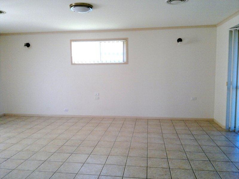 3 Herbert Way, Rural View QLD 4740