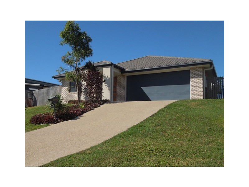 8 Crestview Crescent, Bucasia QLD 4750